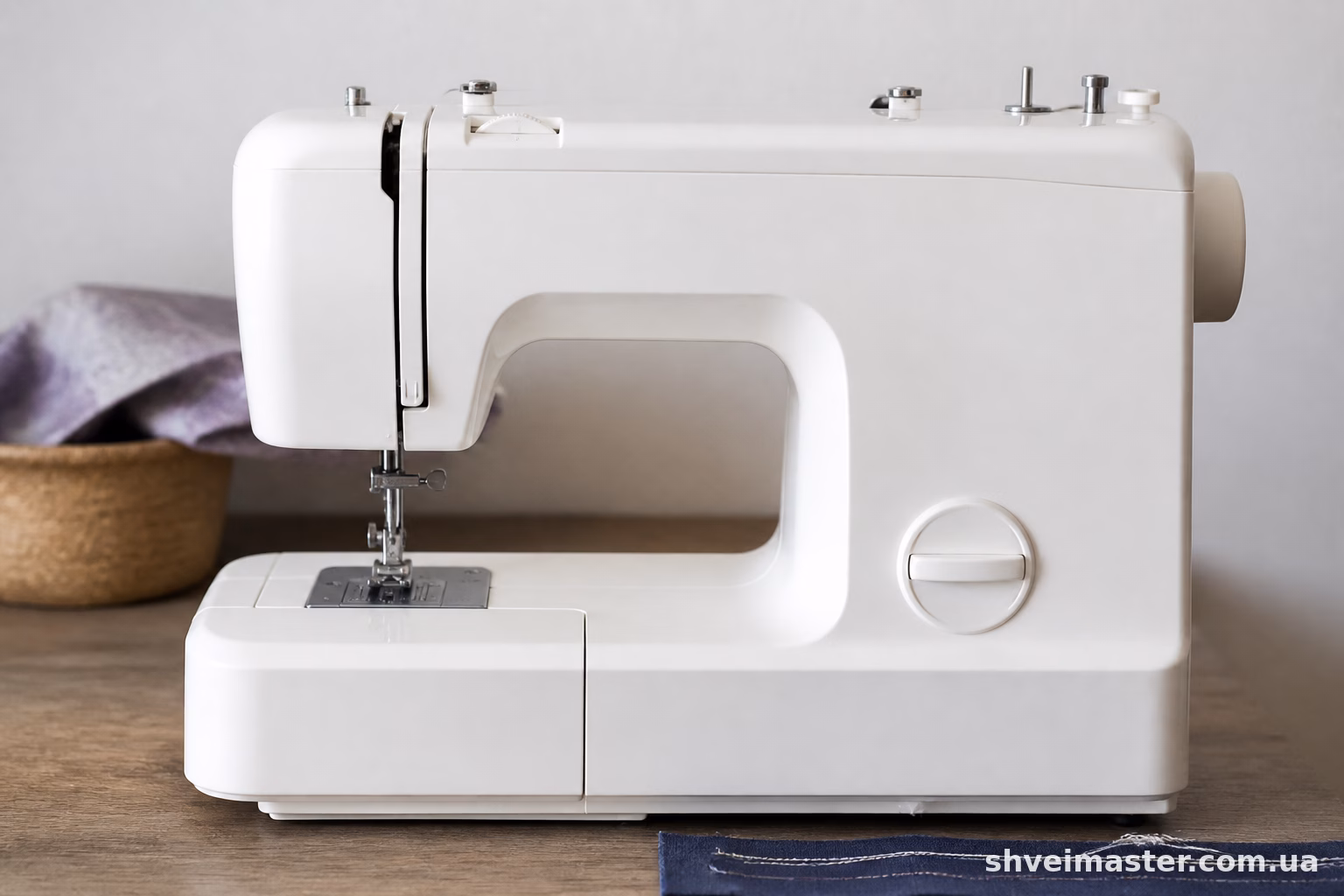 Brother Universal 27S не захоплює нижню нитку