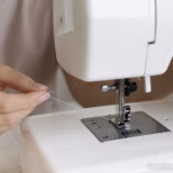 Janome 3112R рве верхню нитку: основні причини