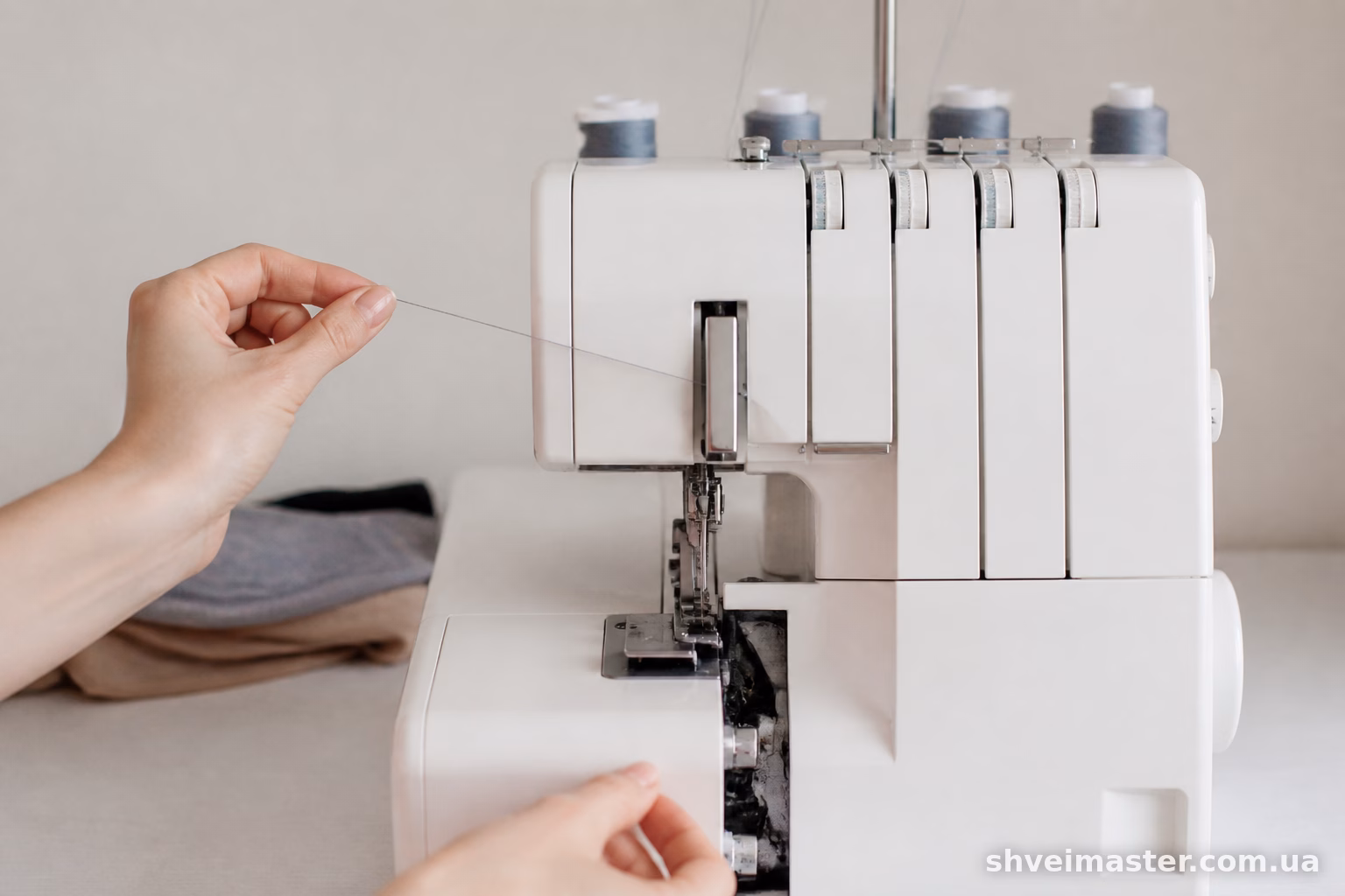 Janome MyLock 714 рве нитку під час роботи