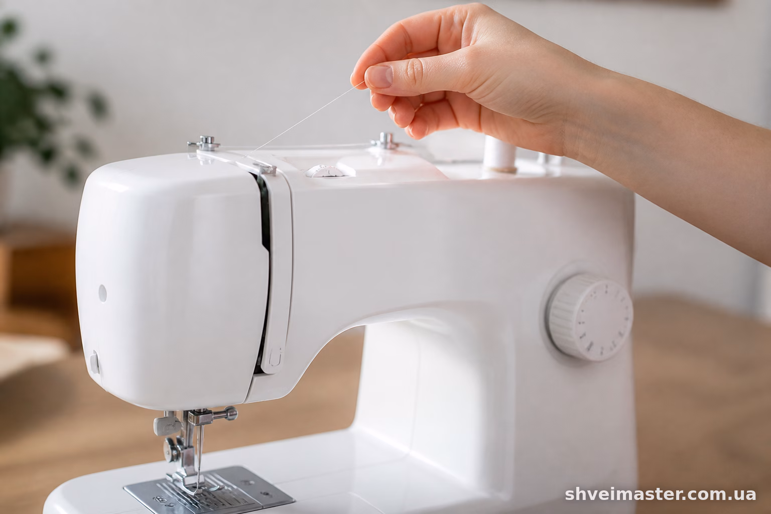 Singer M1605: як заправити верхню нитку